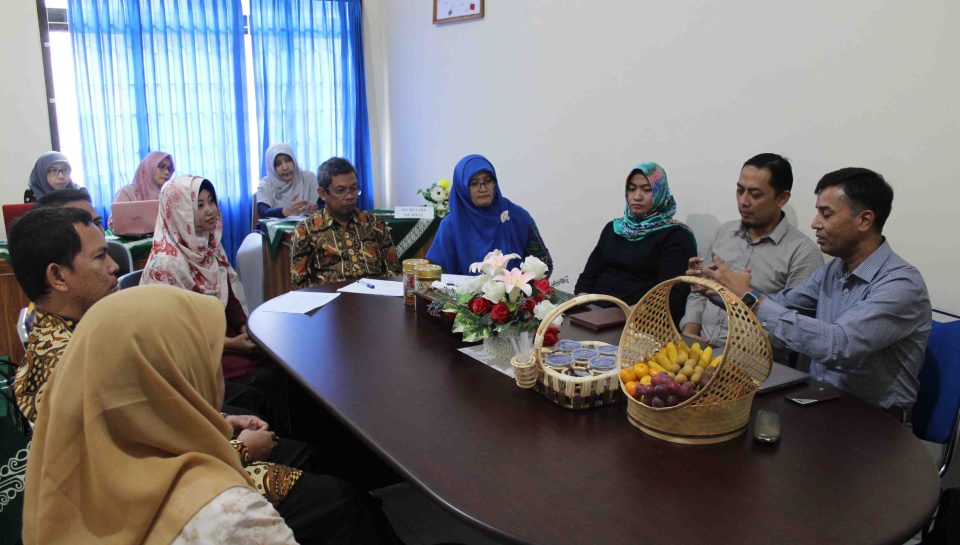 Visitor dari Union saat menyampaikan audiensi