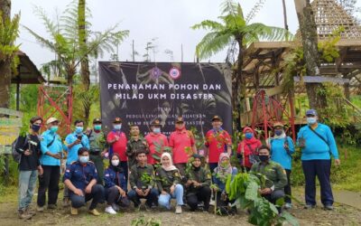 UNIMMA Tanam Pohon di Bukit Grenden