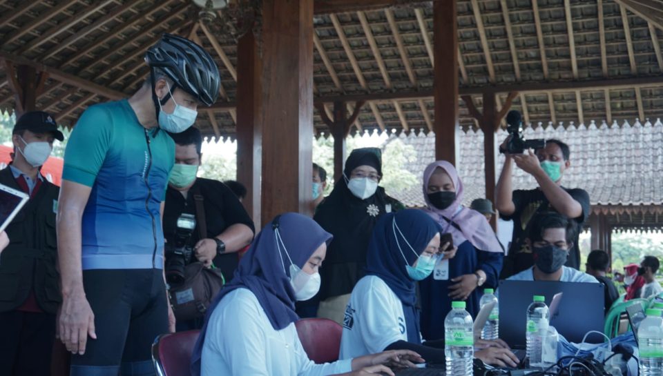 Pejabat Rektor bersama Gubernur Jateng