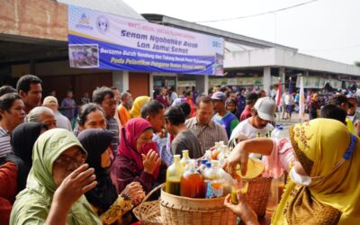 HAORNAS, ALUMNI UNIMMA AJAK SENAM DAN MINUM JAMU WARGA PASAR