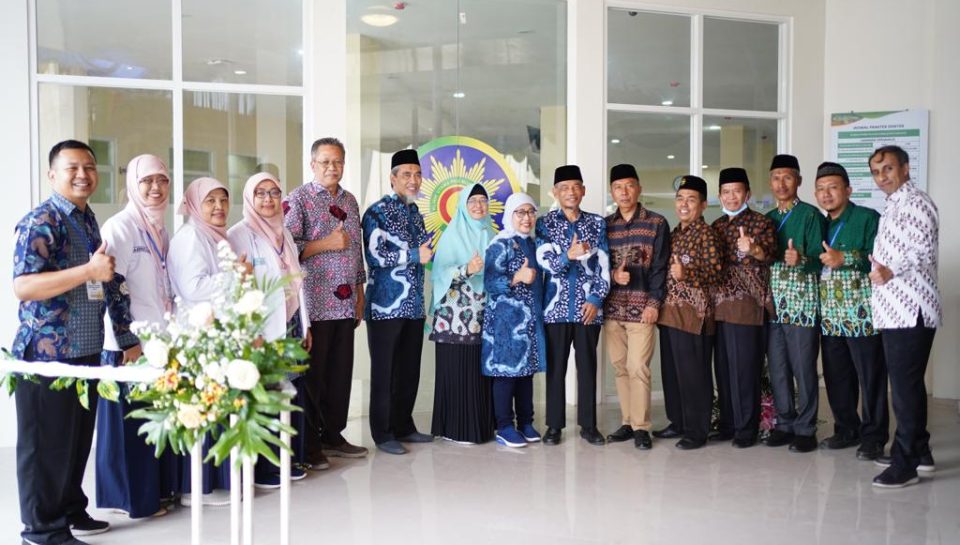 Rektor bersama PDM dan dokter pegawai PKU