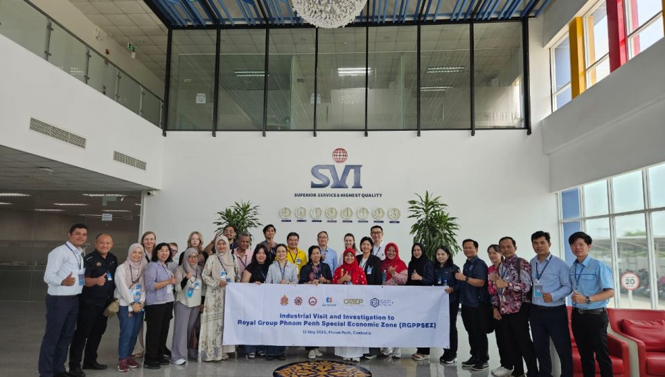 Prof Yun UNIMMA-industrial visit