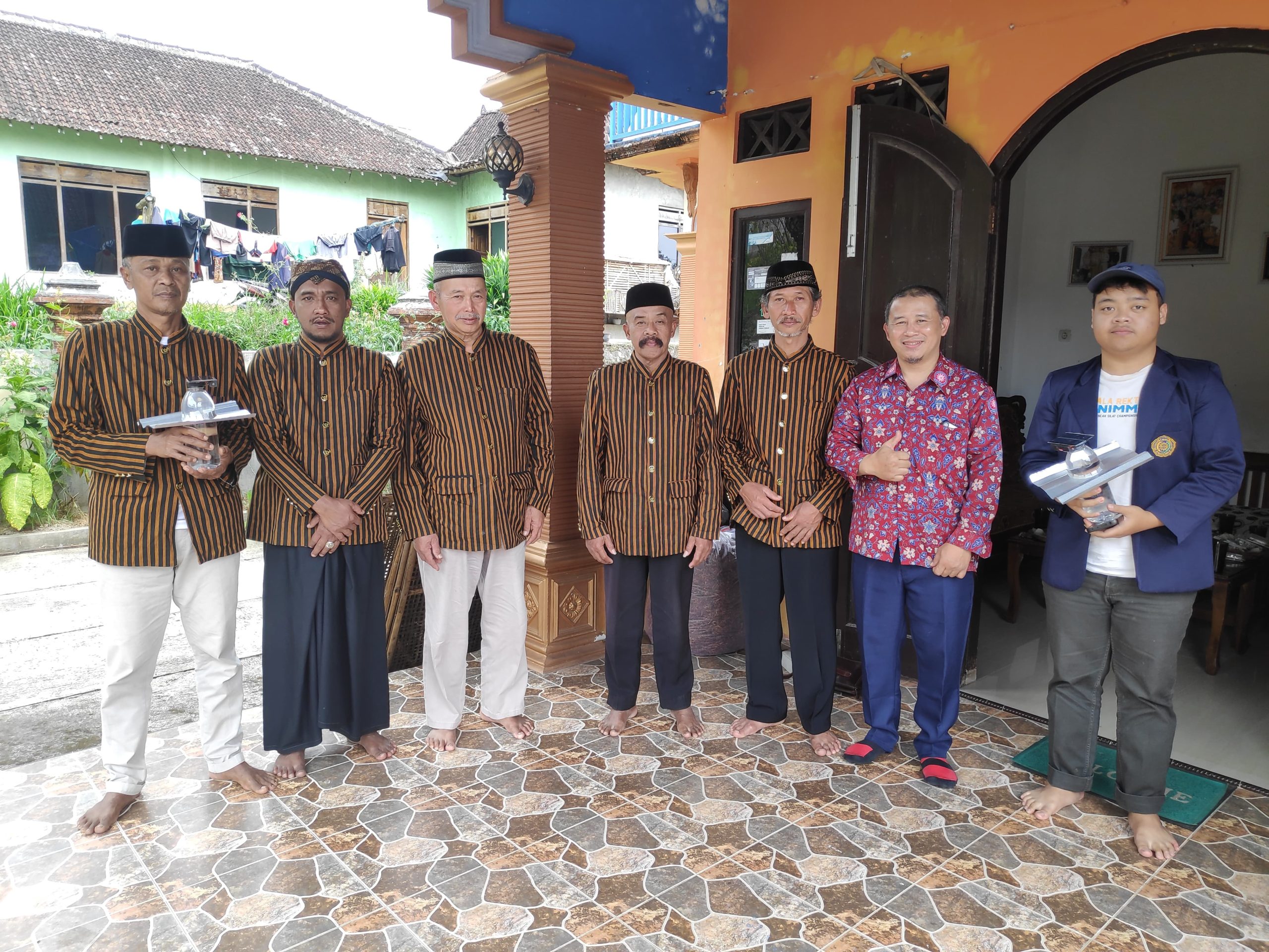 Pasar Tetap Terang Tanpa Listrik: Tim Dosen UNIMMA Hadirkan BOCARI untuk Warga Dangean, Boyolali