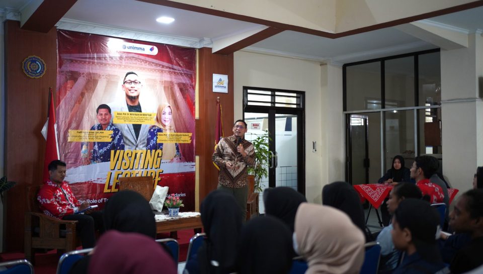 Prof Hazmi dalam visiting lecture FH UNIMMA