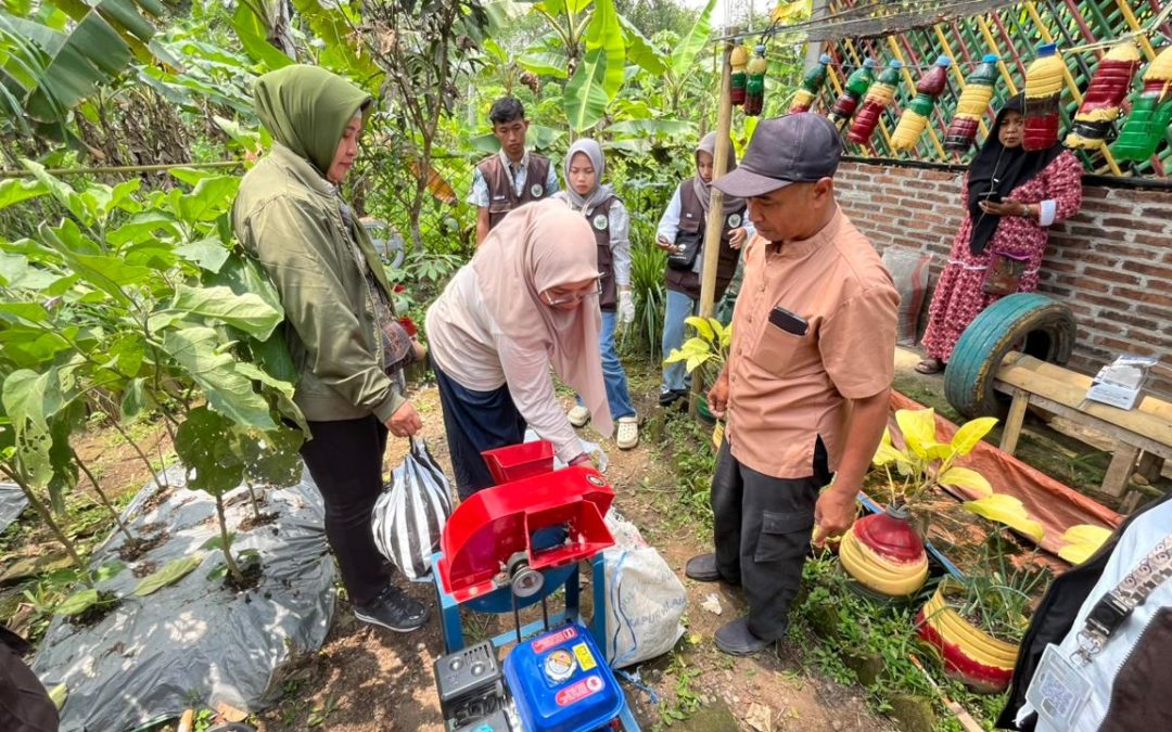 Inovasi Ramah Lingkungan: UNIMMA Olah Limbah Pampers Jadi Media Tanam dengan Teknologi Tepat Guna
