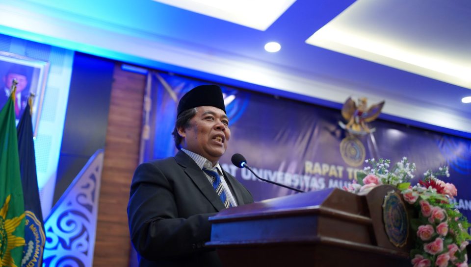 Dr. Samsudin Majelisdiktilitbang PP Muh dalam wisuda 85 UNIMMA
