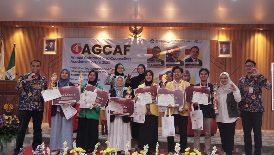 Iqbal mahasiswa BK UNIMMA juara 1 (3 dari kanan)