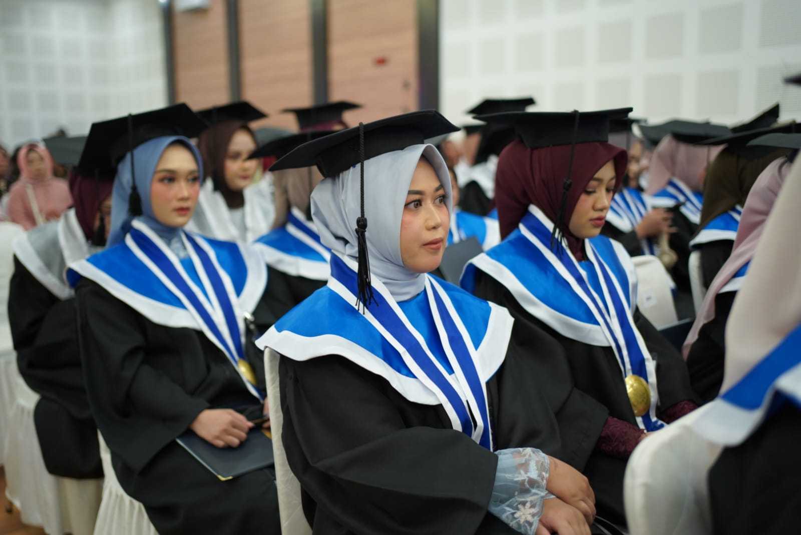 Selamat dari Tragedi Kalijambe, Wisudawati UNIMMA Tuntaskan Studi dan Lahirkan Buku Inspiratif