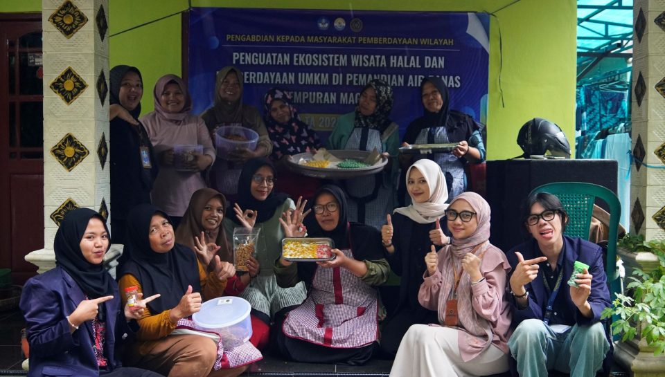 pelatihan pengolahan pepaya california oleh tim pkm UNIMMA