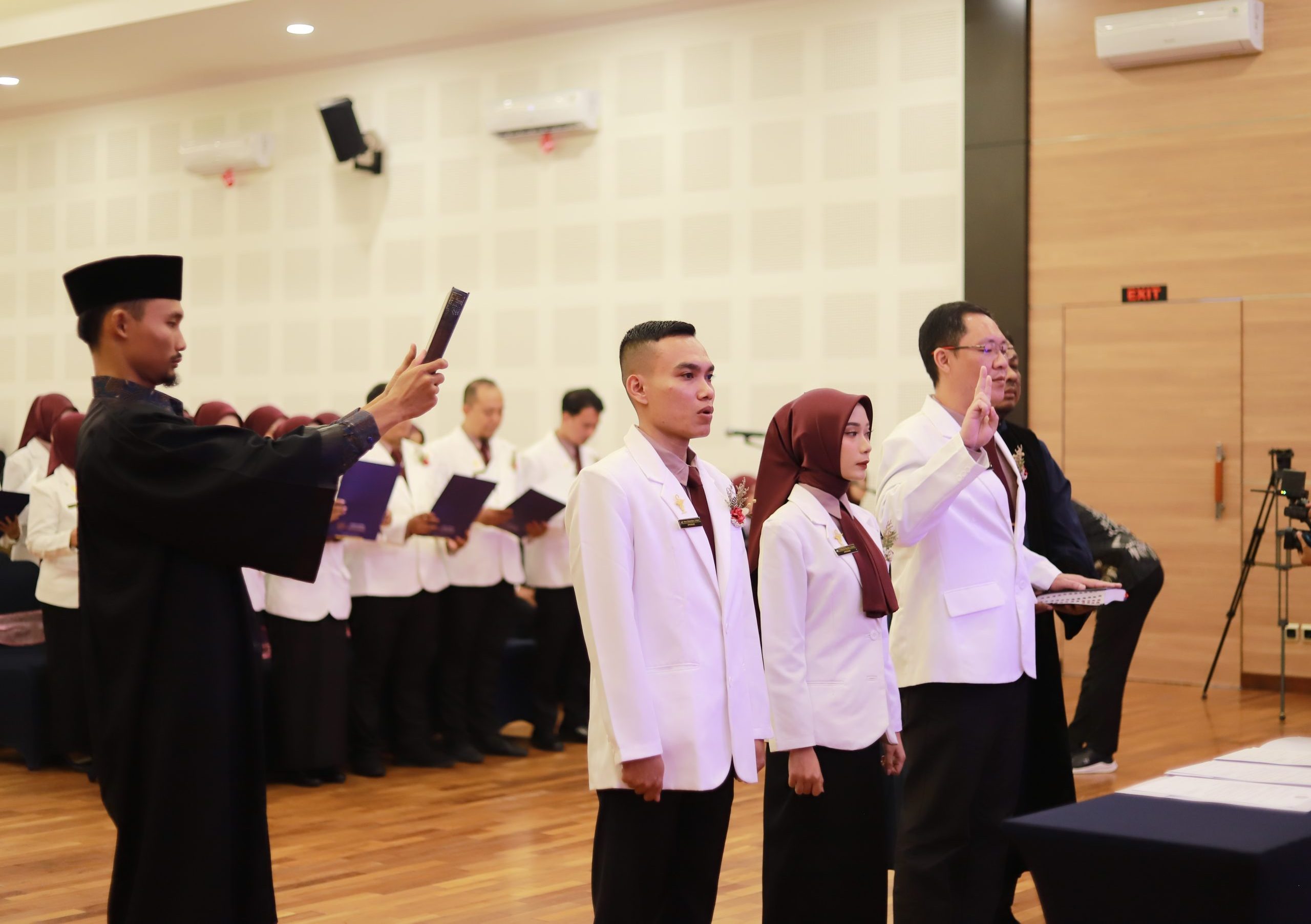 proses sumpah apoteker UNIMMA