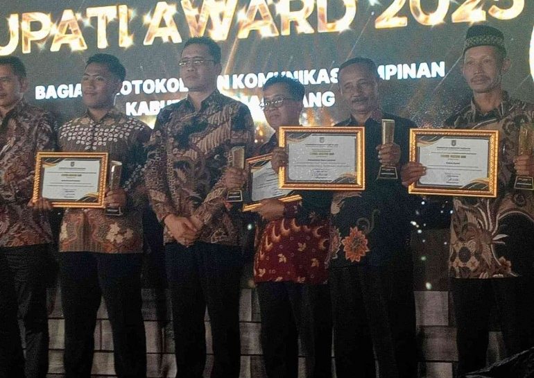 Desa Sambak, desa binaan UNIMMA raih penghargaan Bupati Award 2025