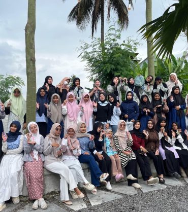 Mahasiswa Ilkom UNIMMA Implementasikan MICE lewat Pelatihan Seni Meronce