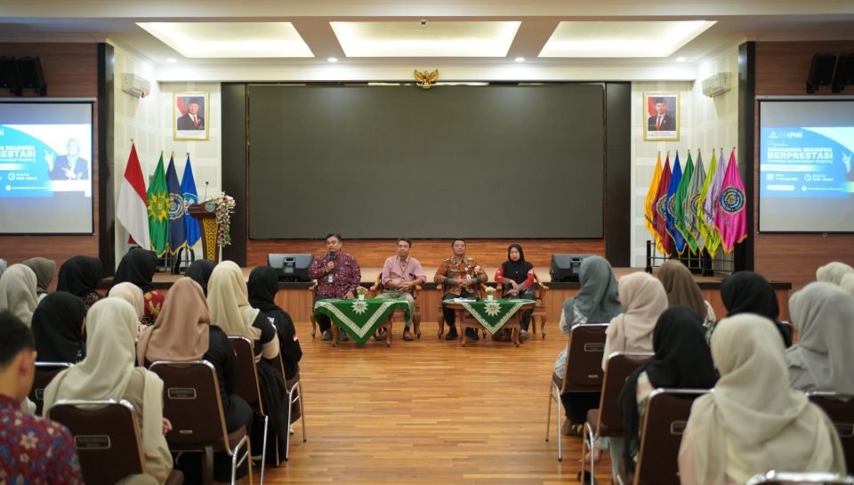 Dukung Program 1 Keluarga 1 Sarjana, UNIMMA Dampingi Mahasiswa Penerima Penghargaan Pemuda Berprestasi Kabupaten Magelang