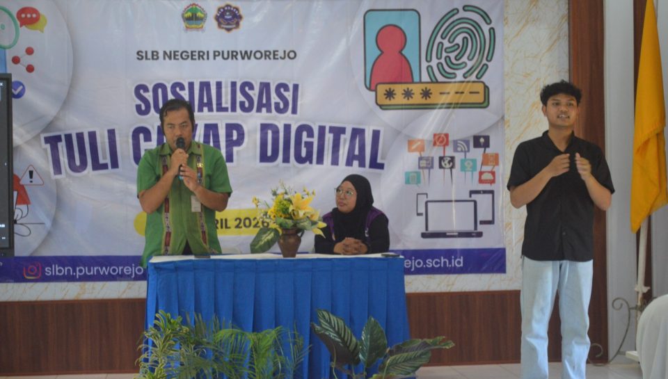 Wujudkan Siswa Tuli Cakap Digital, UNIMMA Ajak Siswa SLB Negeri Purworejo Bijak Bermedia