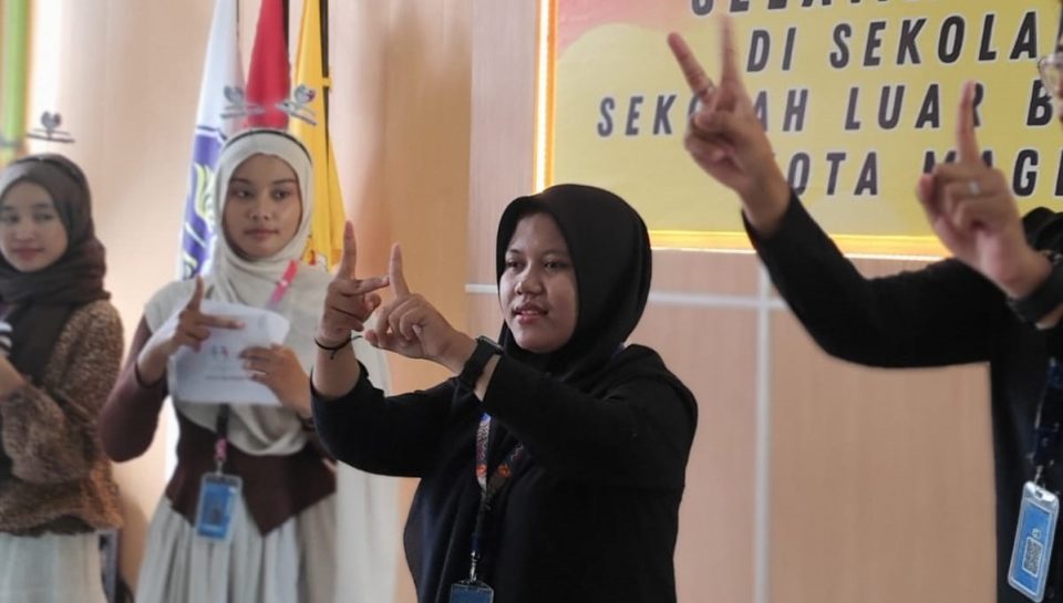 Bangun Komunikasi Setara, UKM FORDA UNIMMA Bekali Volunteer di SLB Negeri Kota Magelang