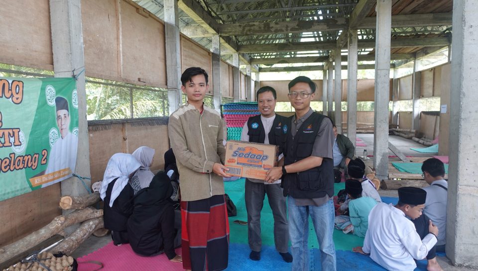 Mahasiswa UNIMMA Salurkan Kepedulian Sosial Lewat Kunjungan ke Ponpes Pandan Wangi