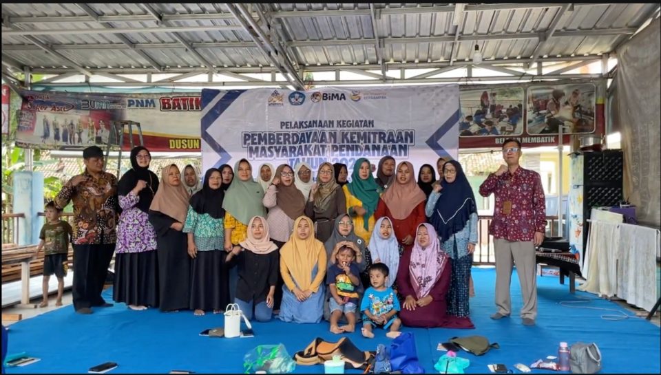 Pendampingan Terpadu UNIMMA Perkuat Daya Saing Batik Sleker Asri