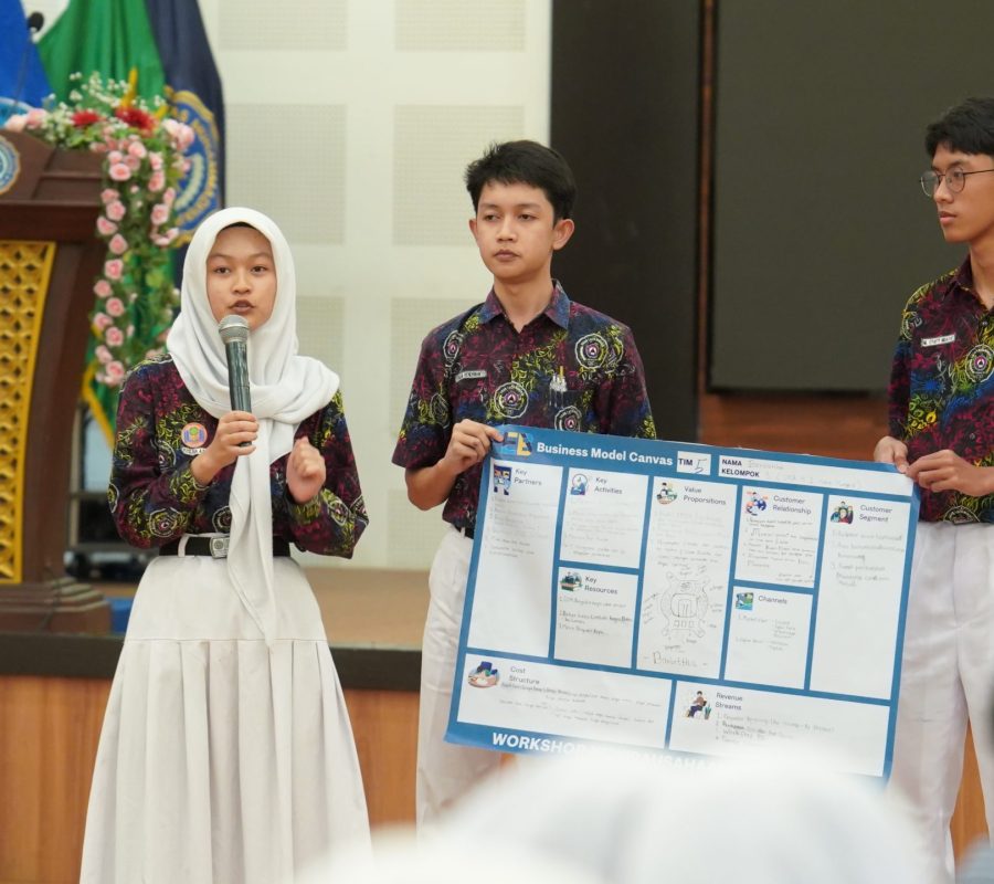 Dari Ide Menjadi Strategi, FEB UNIMMA Gelar Workshop dan Lomba BMC 2026