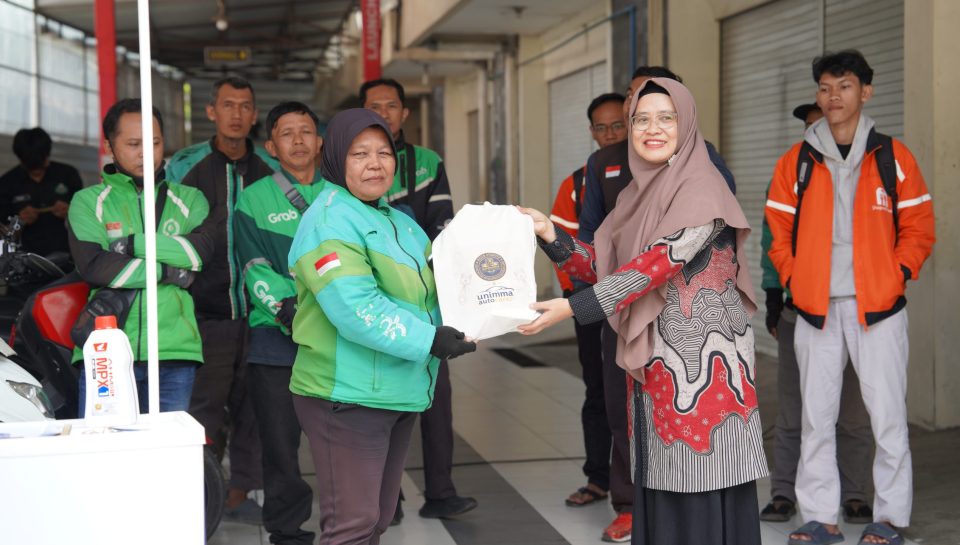 UNIMMA Berbagi, 62 Ojol Dapat Servis dan Ganti Oli Gratis dalam Rangka Milad ke-62