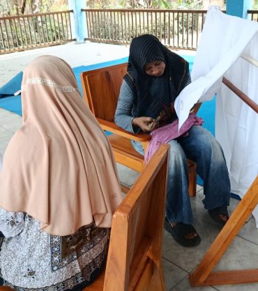 Membatik Tanpa Nyeri Inovasi Ergonomi Dosen UNIMMA untuk Pembatik Sleker Asri