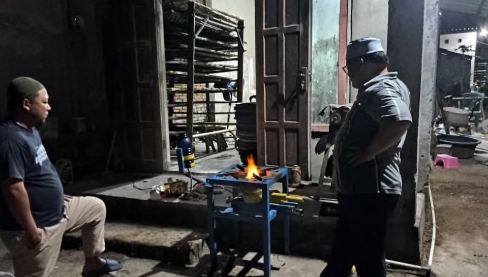 UNIMMA Kembangkan Kompor Limbah Oli Tanpa Blower untuk Tekan Biaya Energi UMKM Slondok